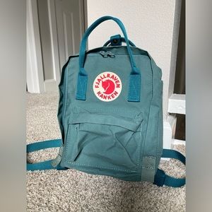 Fjallraven Kanken Mini in Frost Green Ocean Green